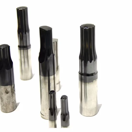 高品質の精密カスタマイズ超硬角穴パンチツール